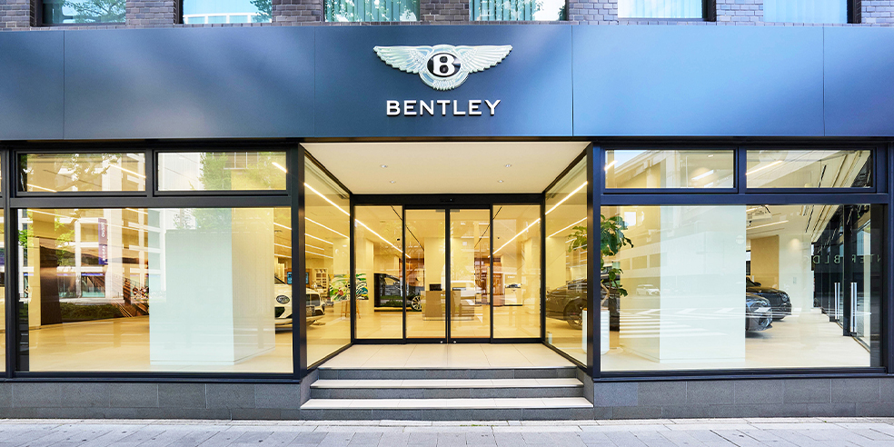 ベントレー大阪 本町ショールーム